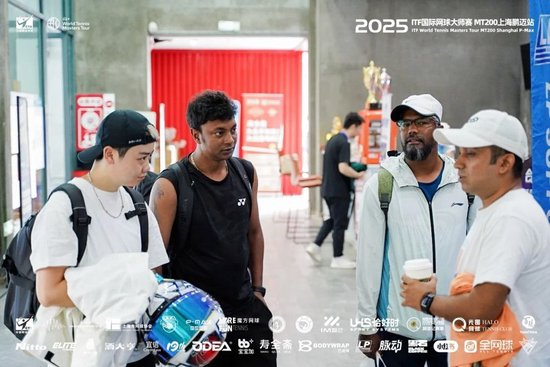 拥有2000多名自主研发人员。展示图片