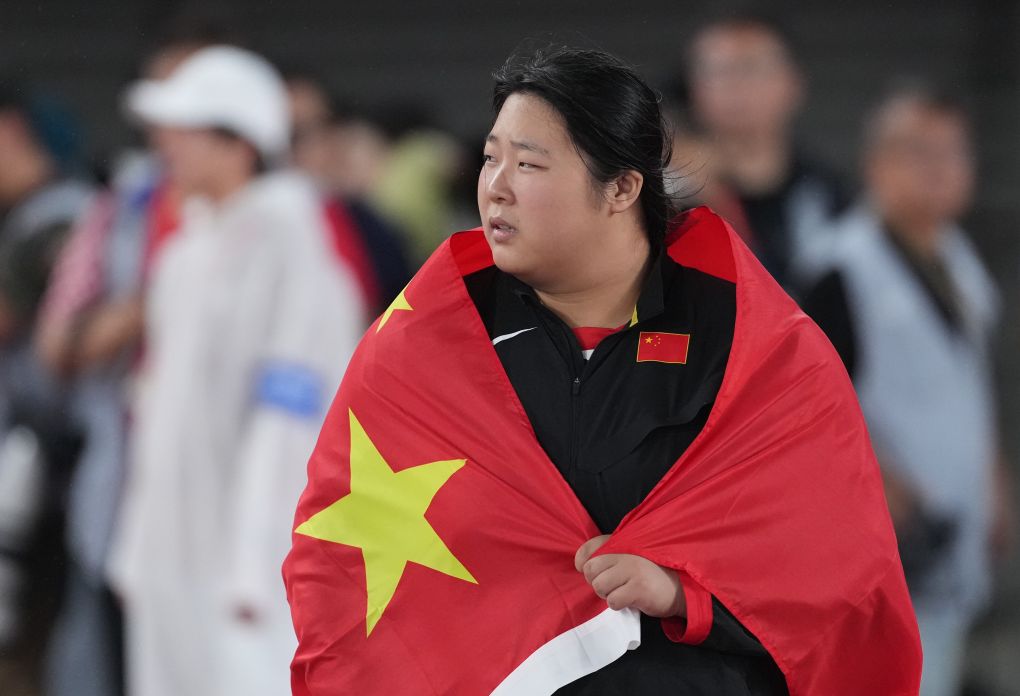 拥有2000多名自主研发人员。介绍图片