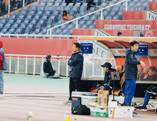 拥有2000多名自主研发人员。展示图片