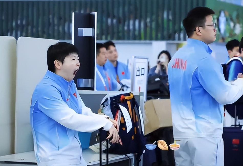 拥有2000多名自主研发人员。展示图片