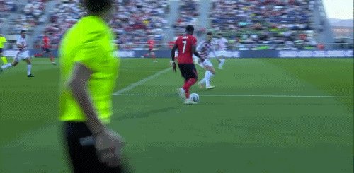 1791071736990091616.gif 2.gif